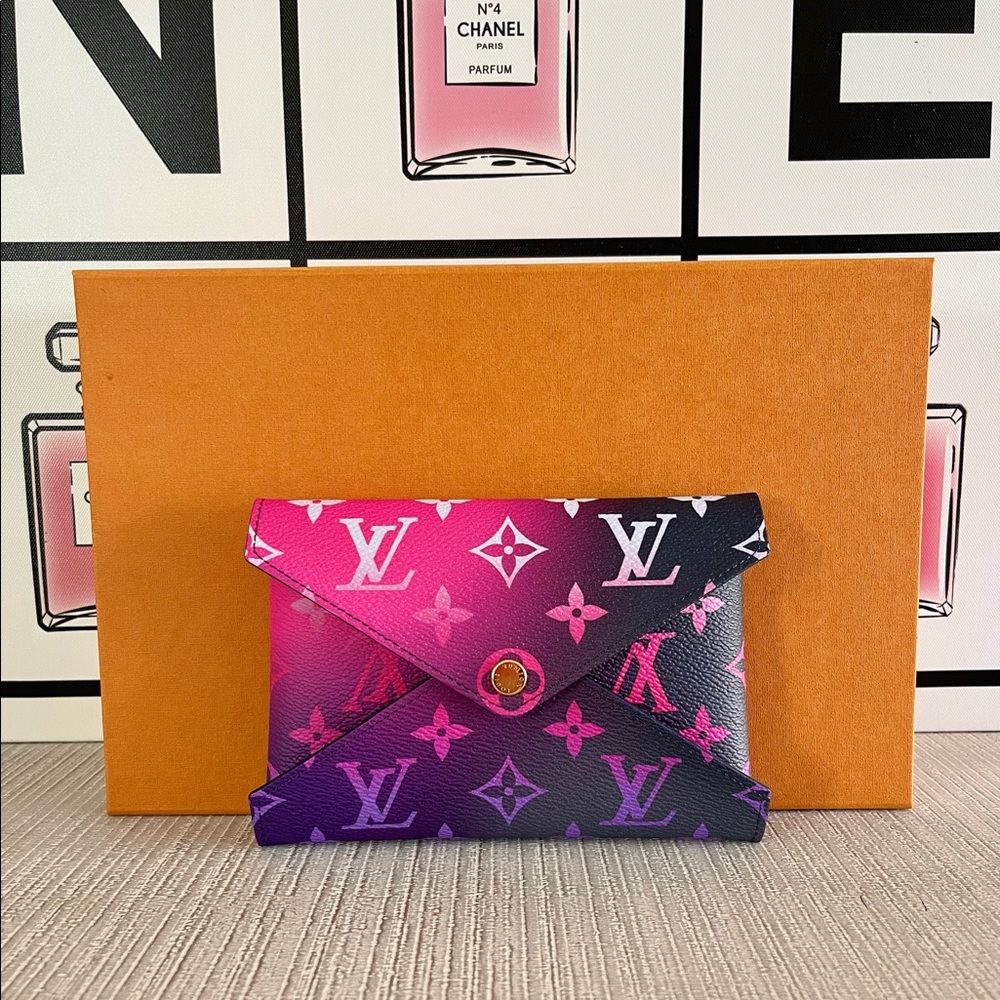🟣New Louis Vuitton Kirigami Medium pouch🟣